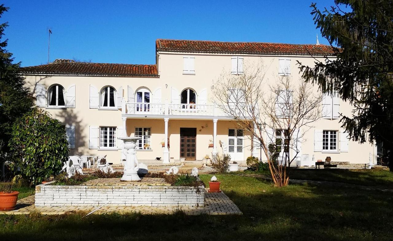 لا روشيفوكولد Le Clos Des Cedres B&B المظهر الخارجي الصورة