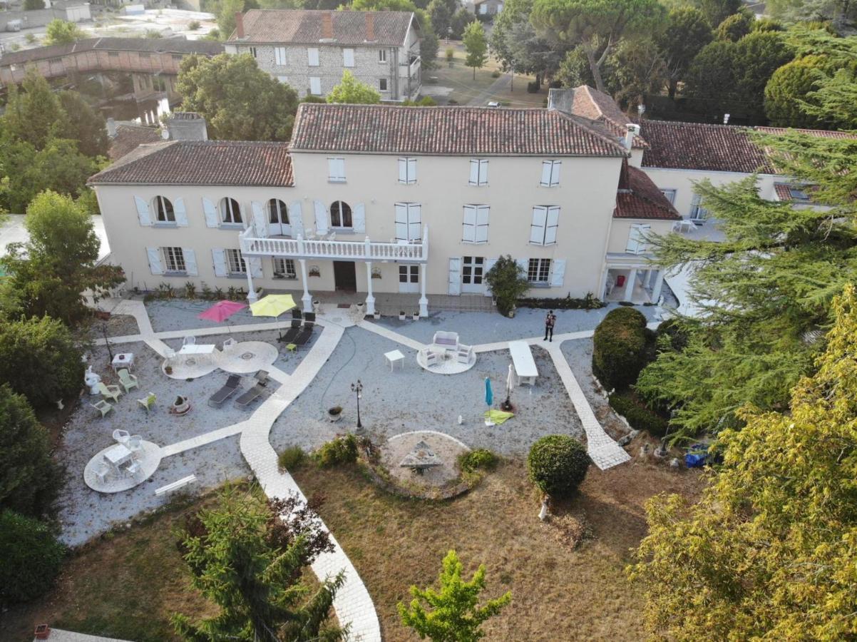 لا روشيفوكولد Le Clos Des Cedres B&B المظهر الخارجي الصورة