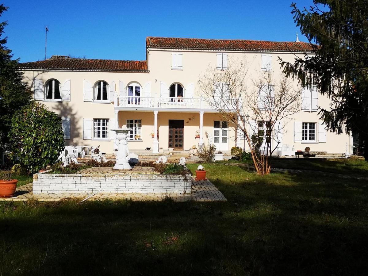 لا روشيفوكولد Le Clos Des Cedres B&B المظهر الخارجي الصورة